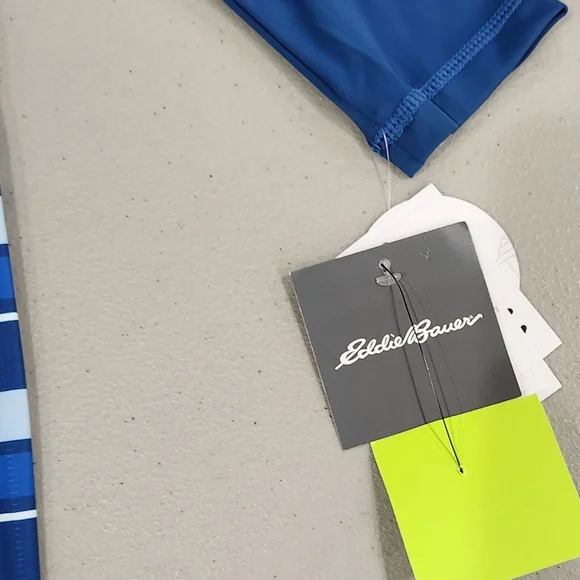 🆕️ Eddie Bauer Rashguard & Hat